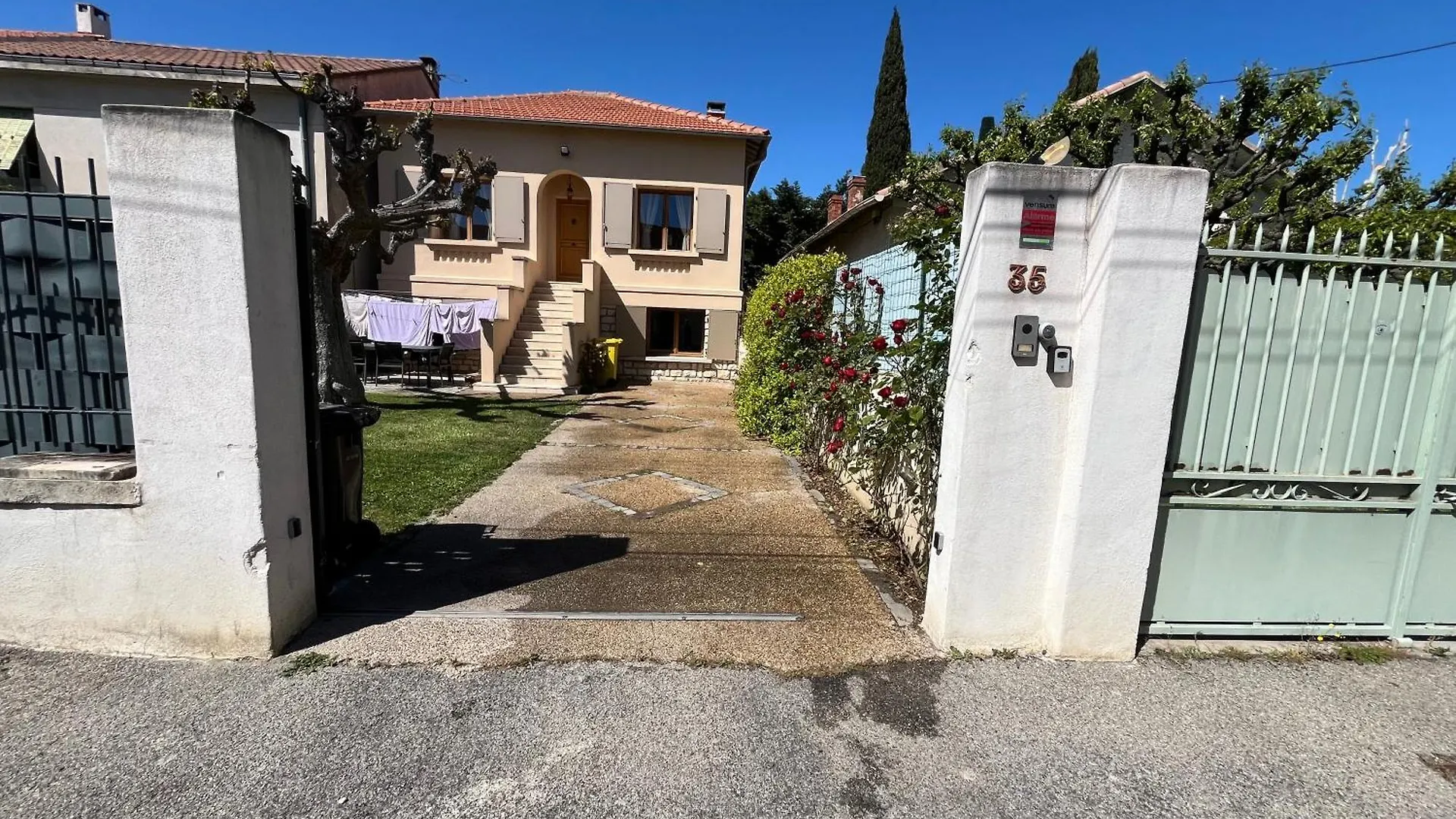 Holiday home Maison Familiale 3 Chambres, Parking Gratuit Avignon France